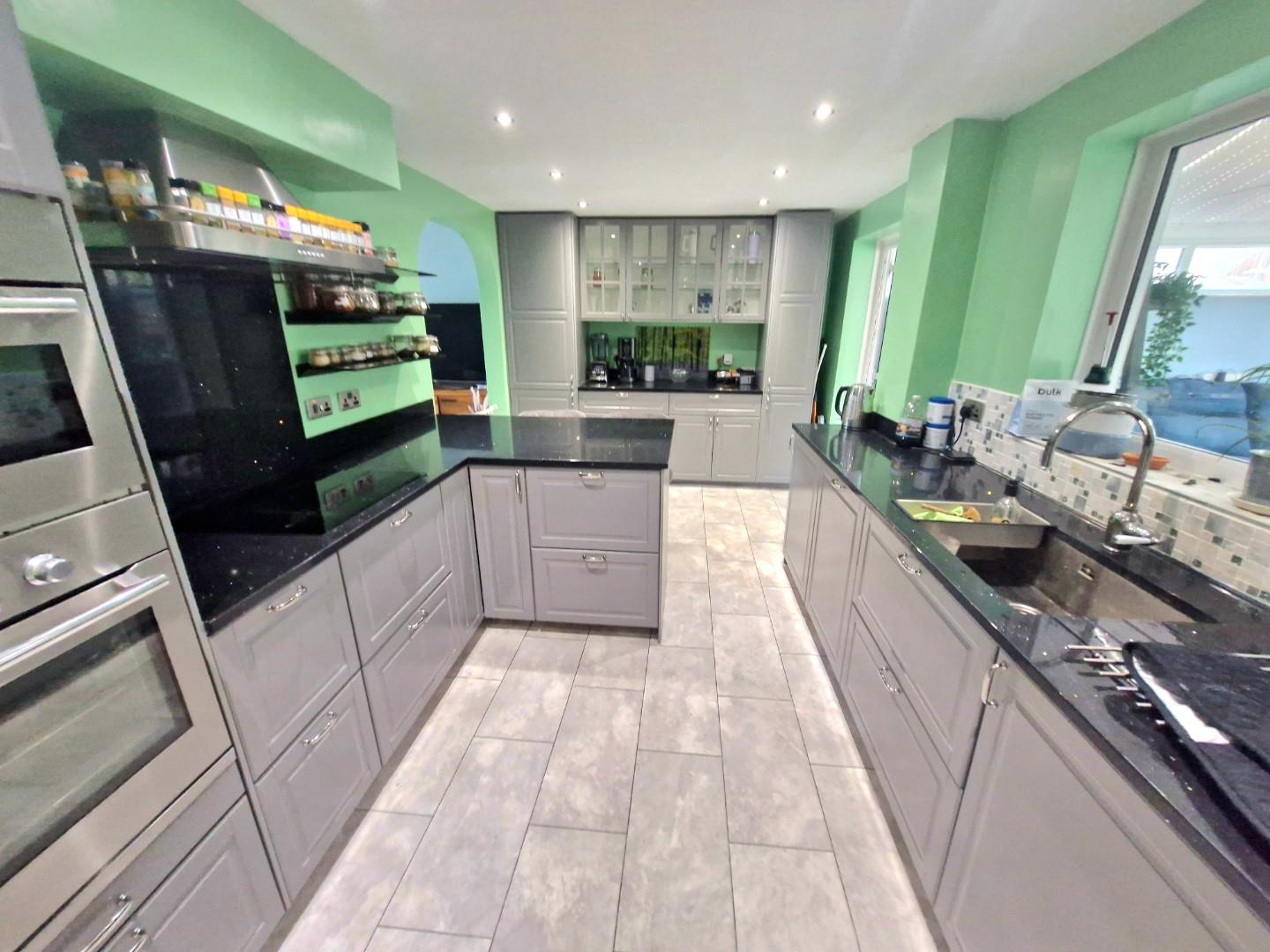 Leah Bank, Sandringham Gardens