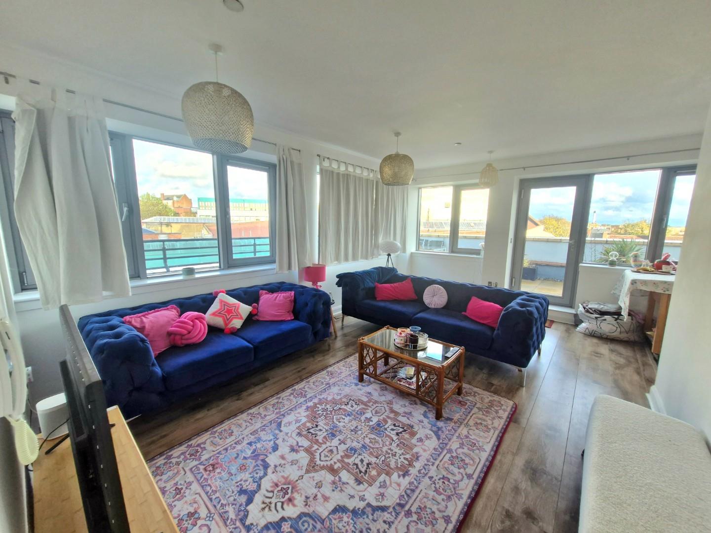 Guildhall Road, Town Centre