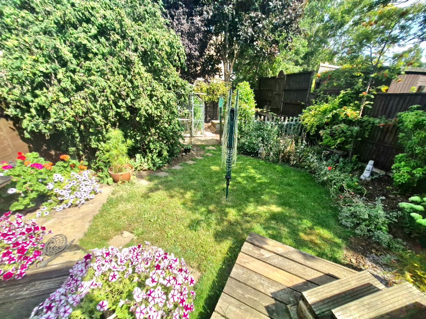 Southfield Avenue, Far Cotton