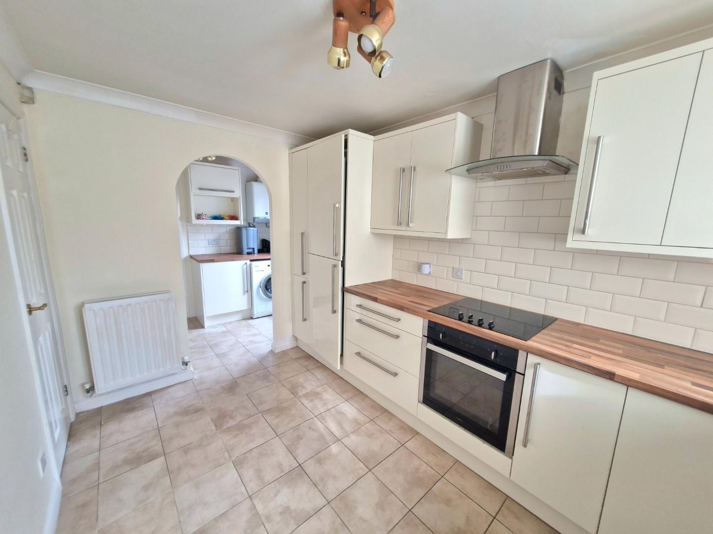 Kingmaker Way, Buckingham Fields