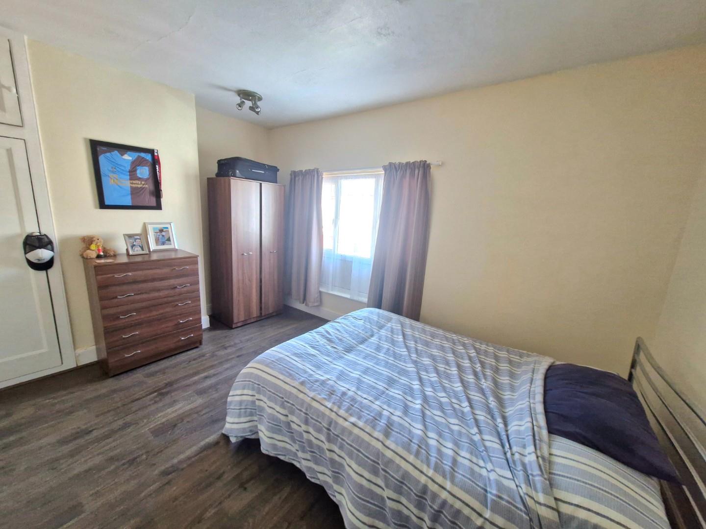 Euston Road, Far Cotton