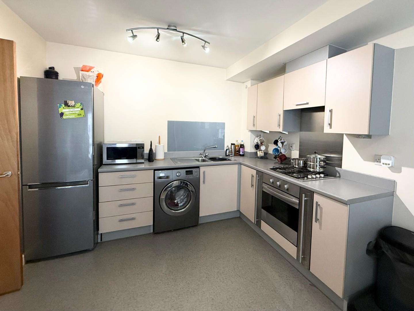 Woolmonger Street, Town Centre