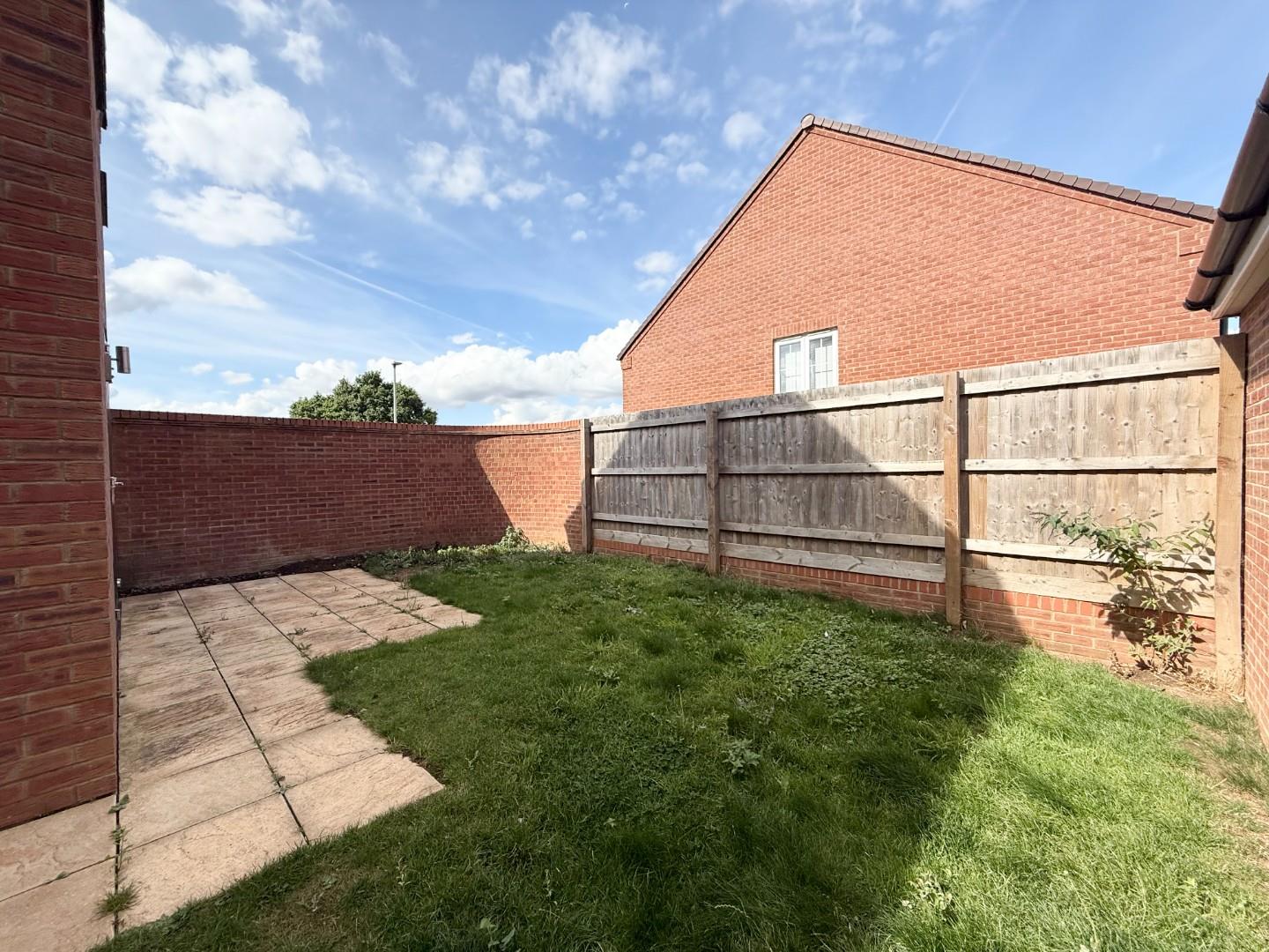 Harvester Way, Buckingham Fields