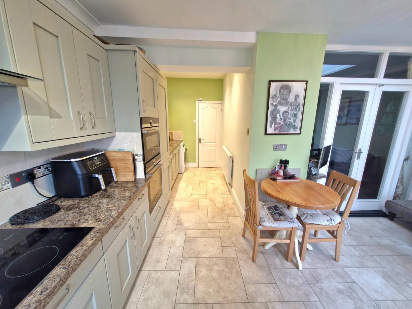 Parkfield Avenue, Delapre