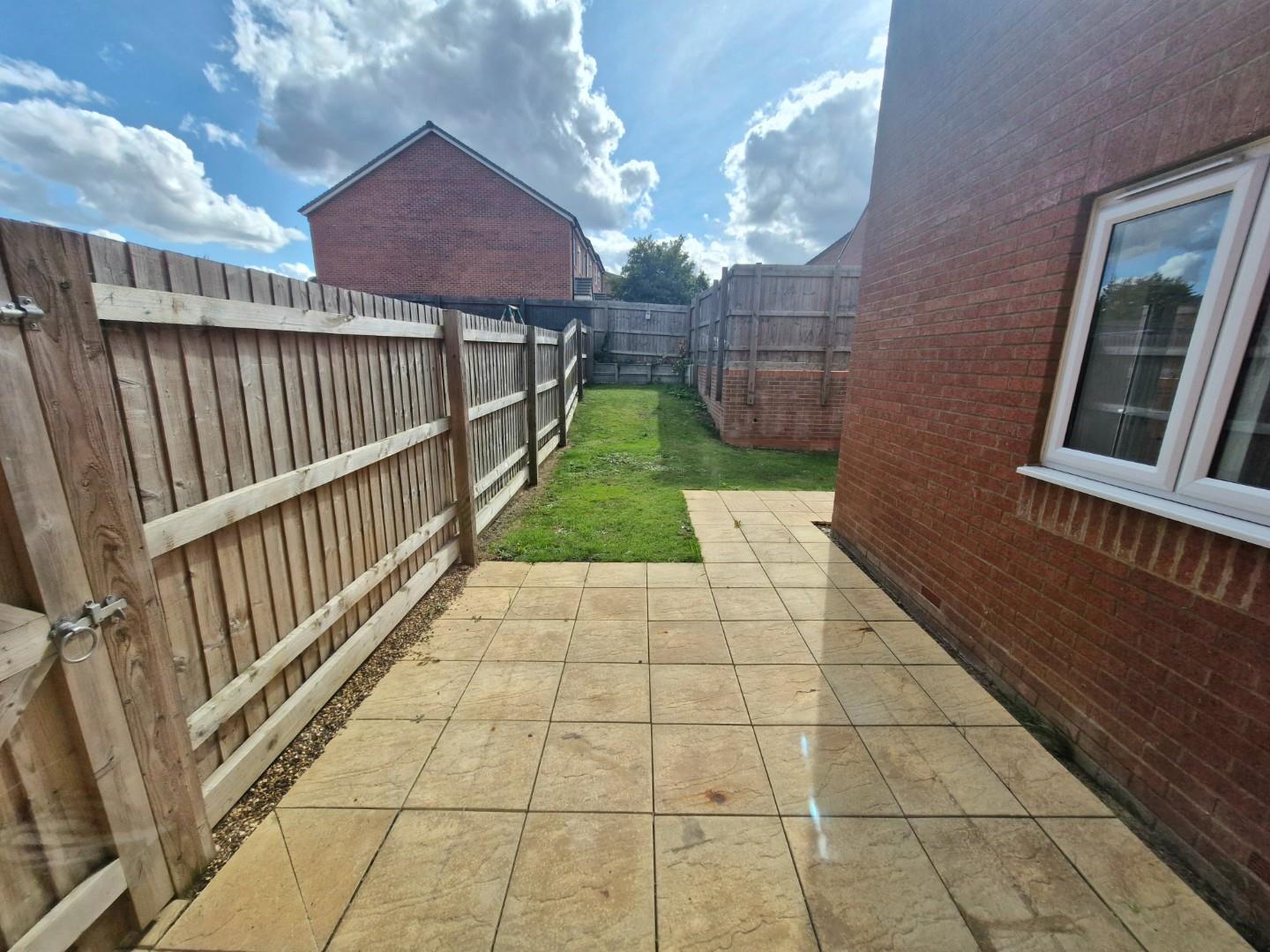 Harvester Way, Buckingham Fields