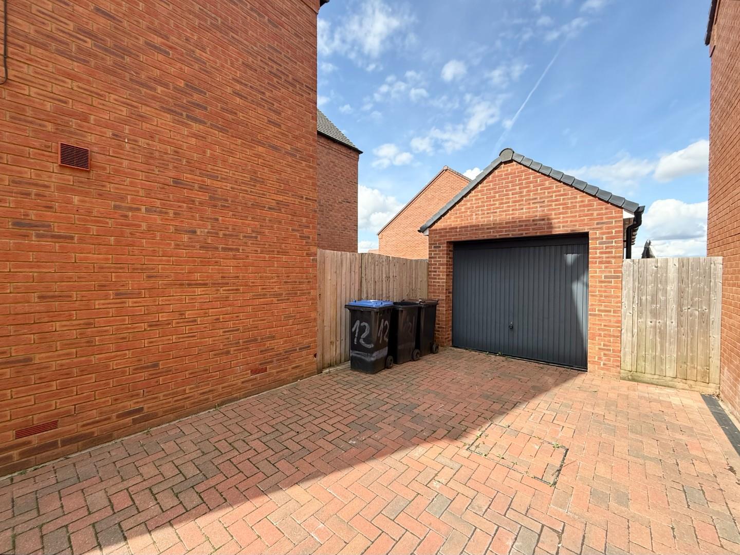 Harvester Way, Buckingham Fields