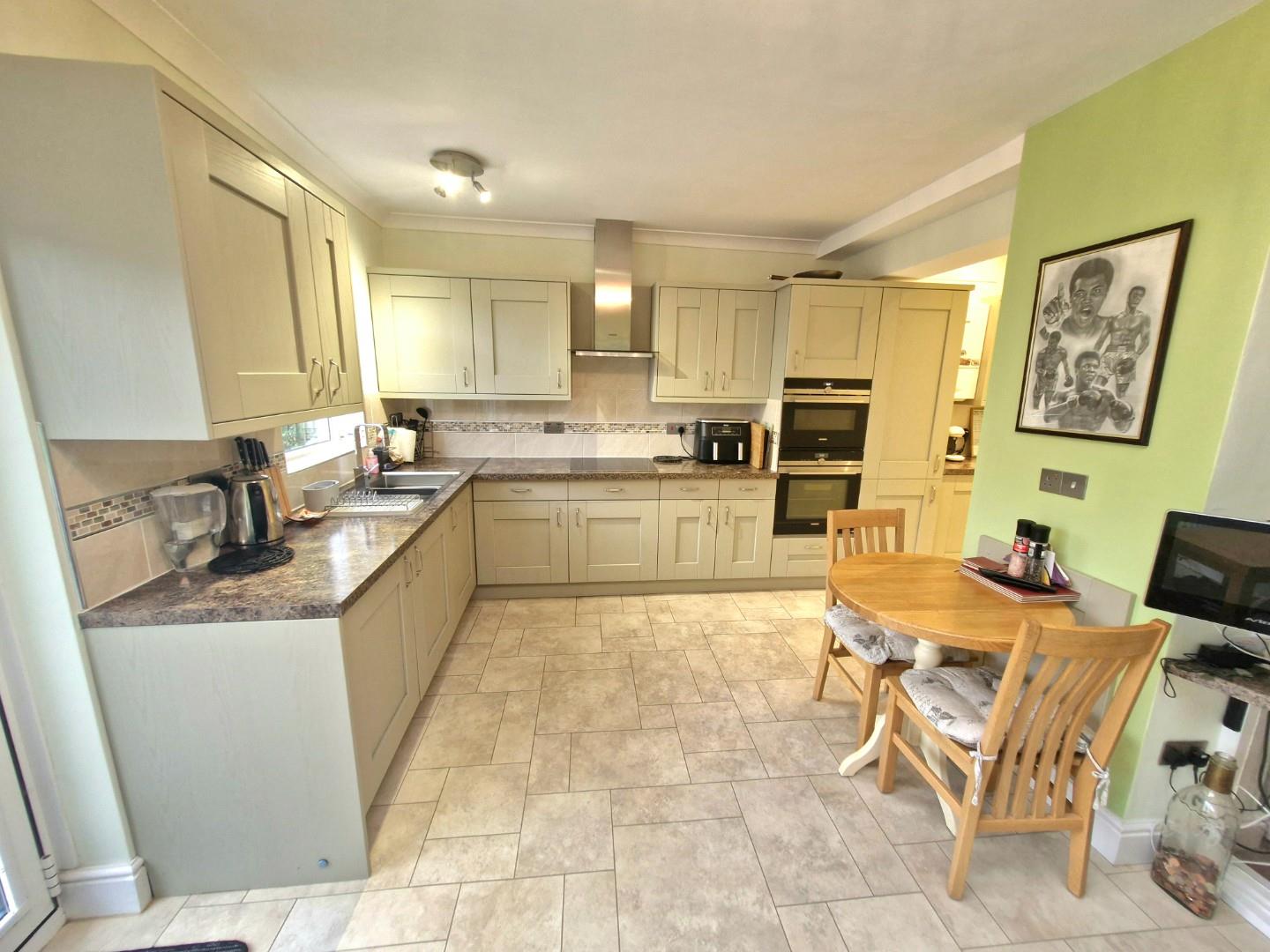 Parkfield Avenue, Delapre