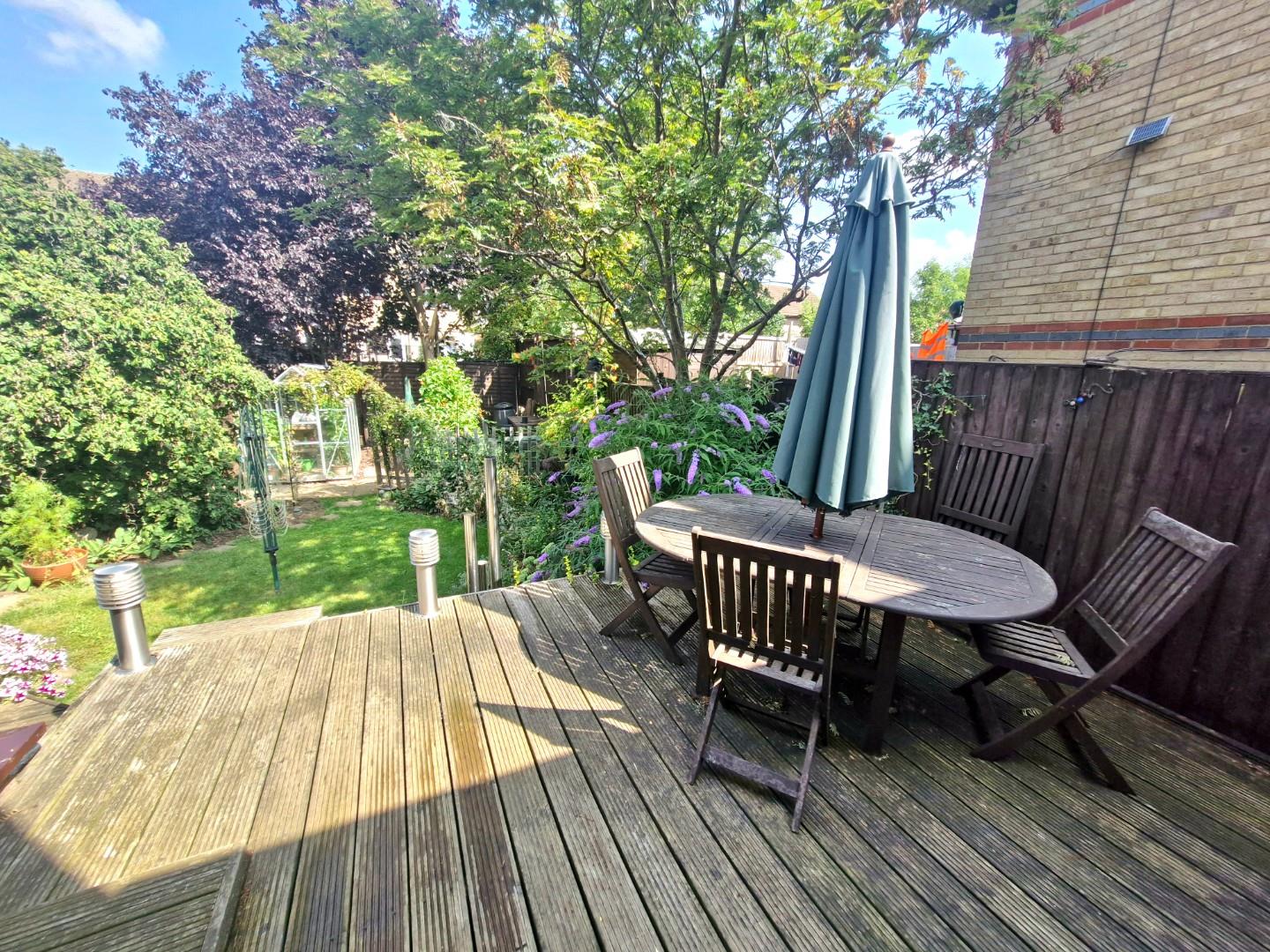 Southfield Avenue, Far Cotton