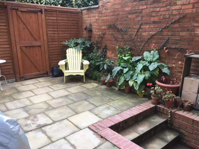 Castilian Street, Town Centre