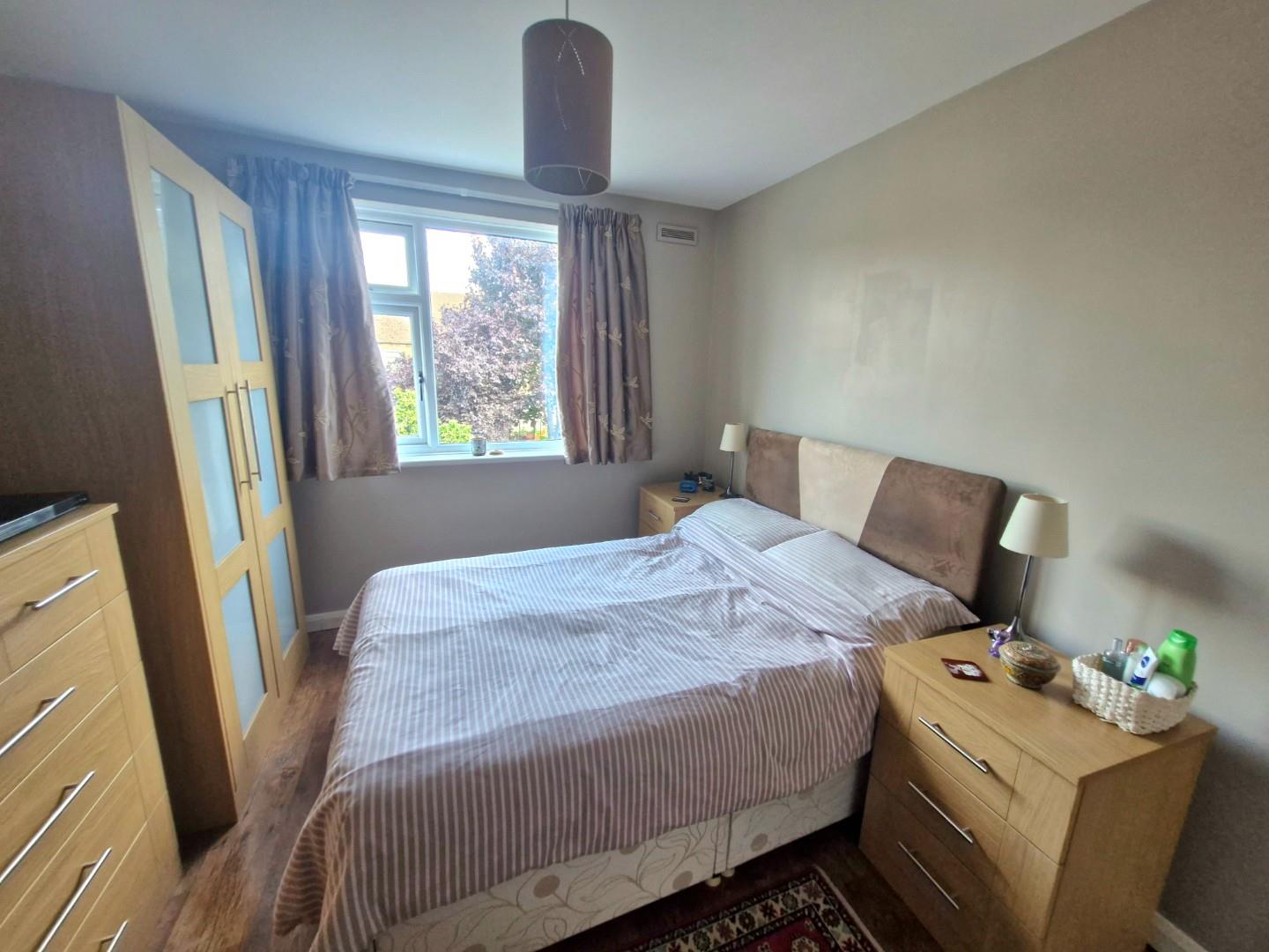 Southfield Avenue, Far Cotton