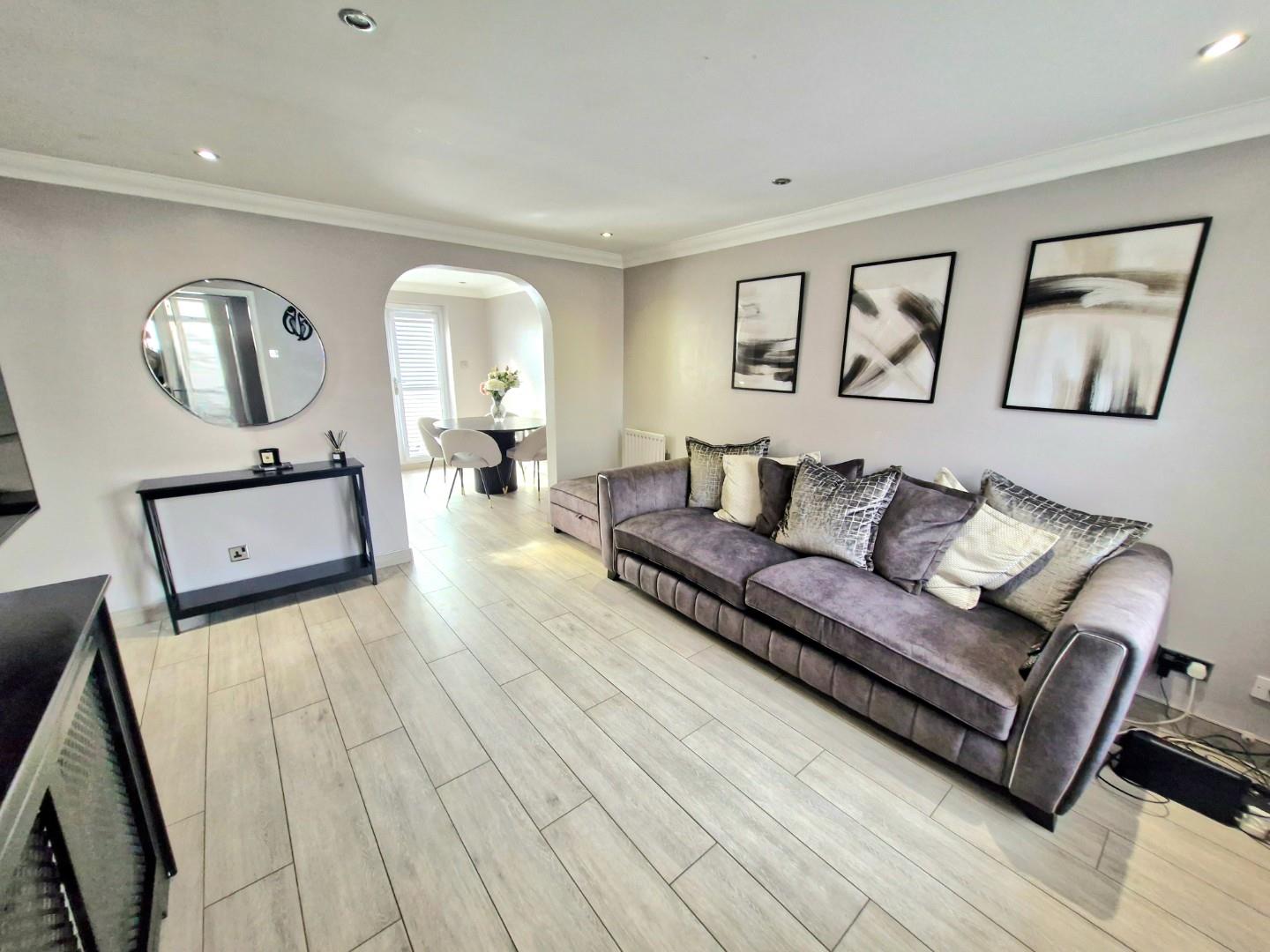 Leah Bank, Sandringham Gardens