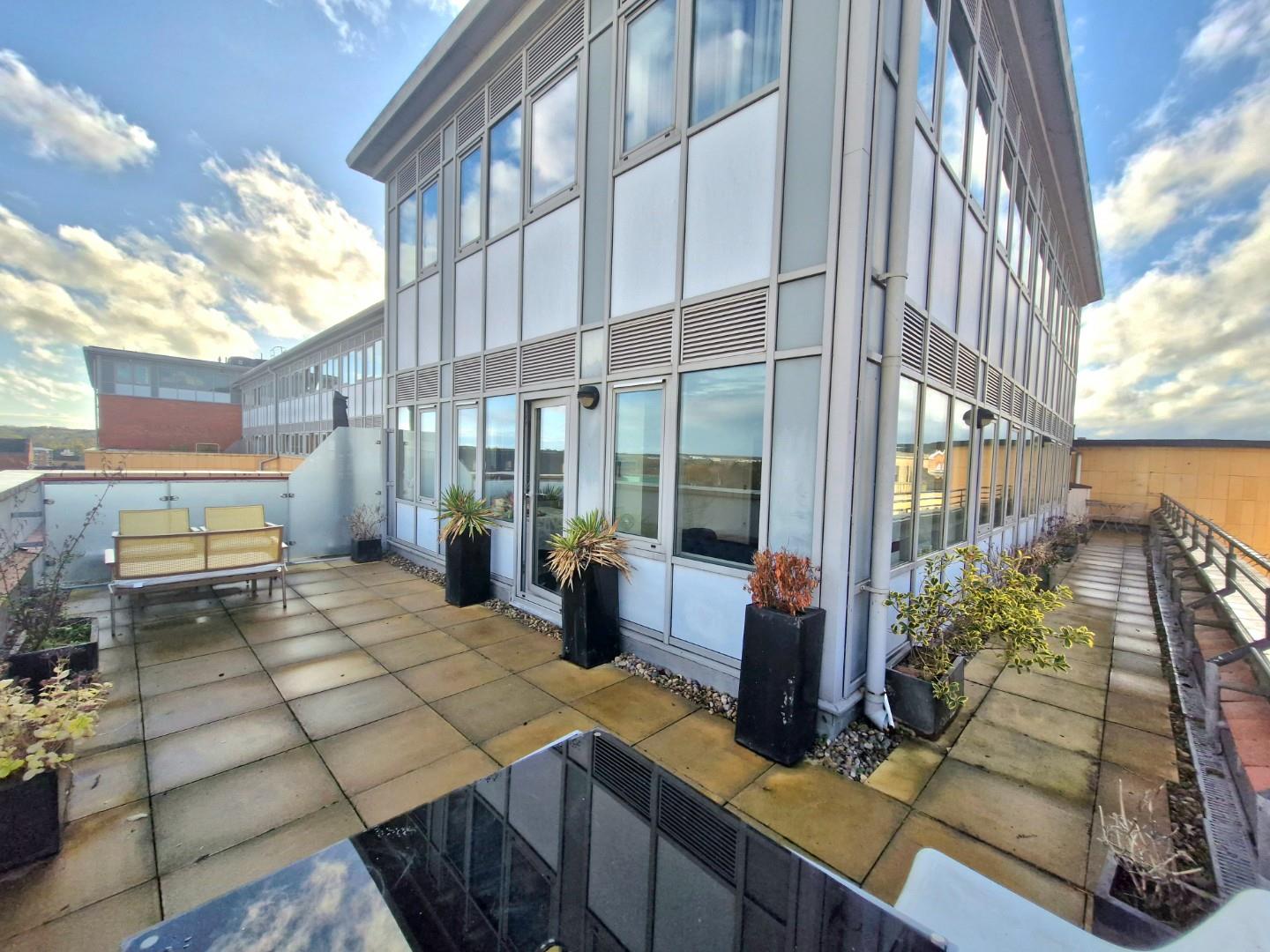 Guildhall Road, Town Centre