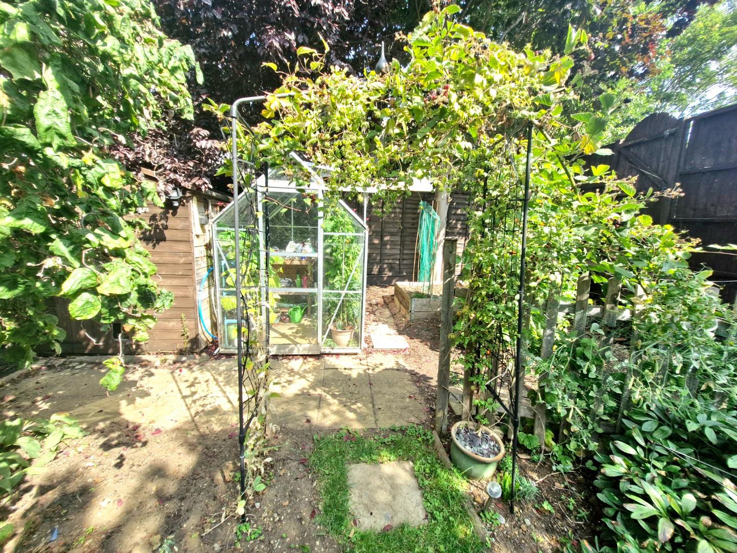 Southfield Avenue, Far Cotton