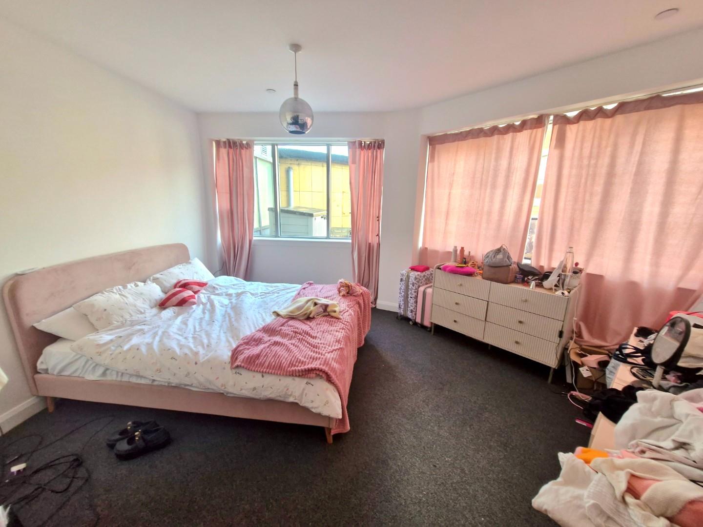 Guildhall Road, Town Centre