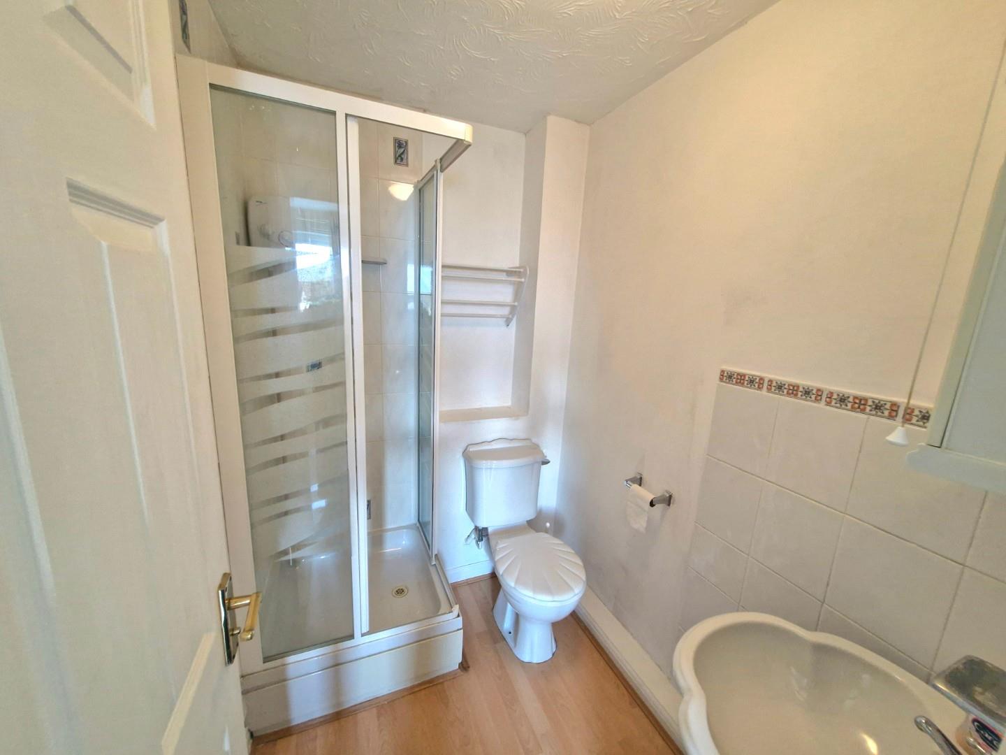 Kingmaker Way, Buckingham Fields