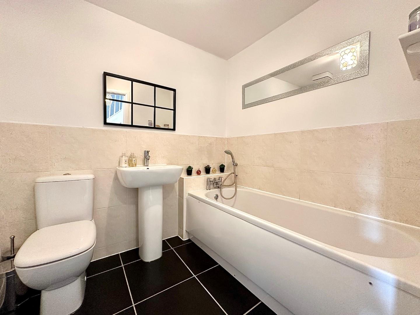 Lockgate Road, Pineham Lock