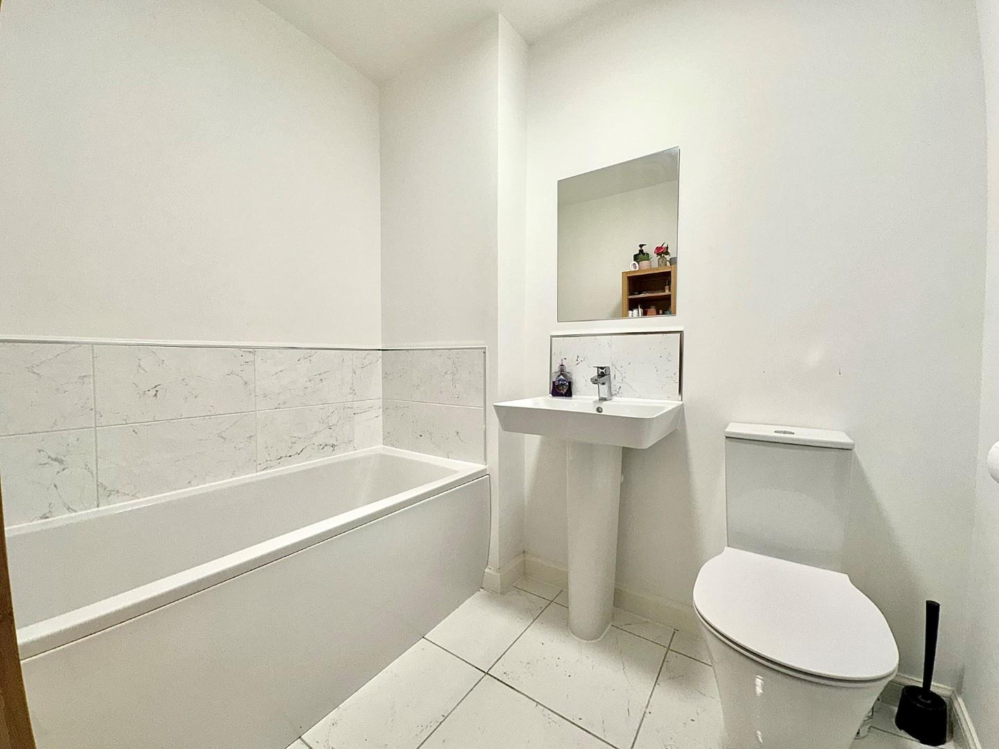 Pitbank Drive, Collingtree Park