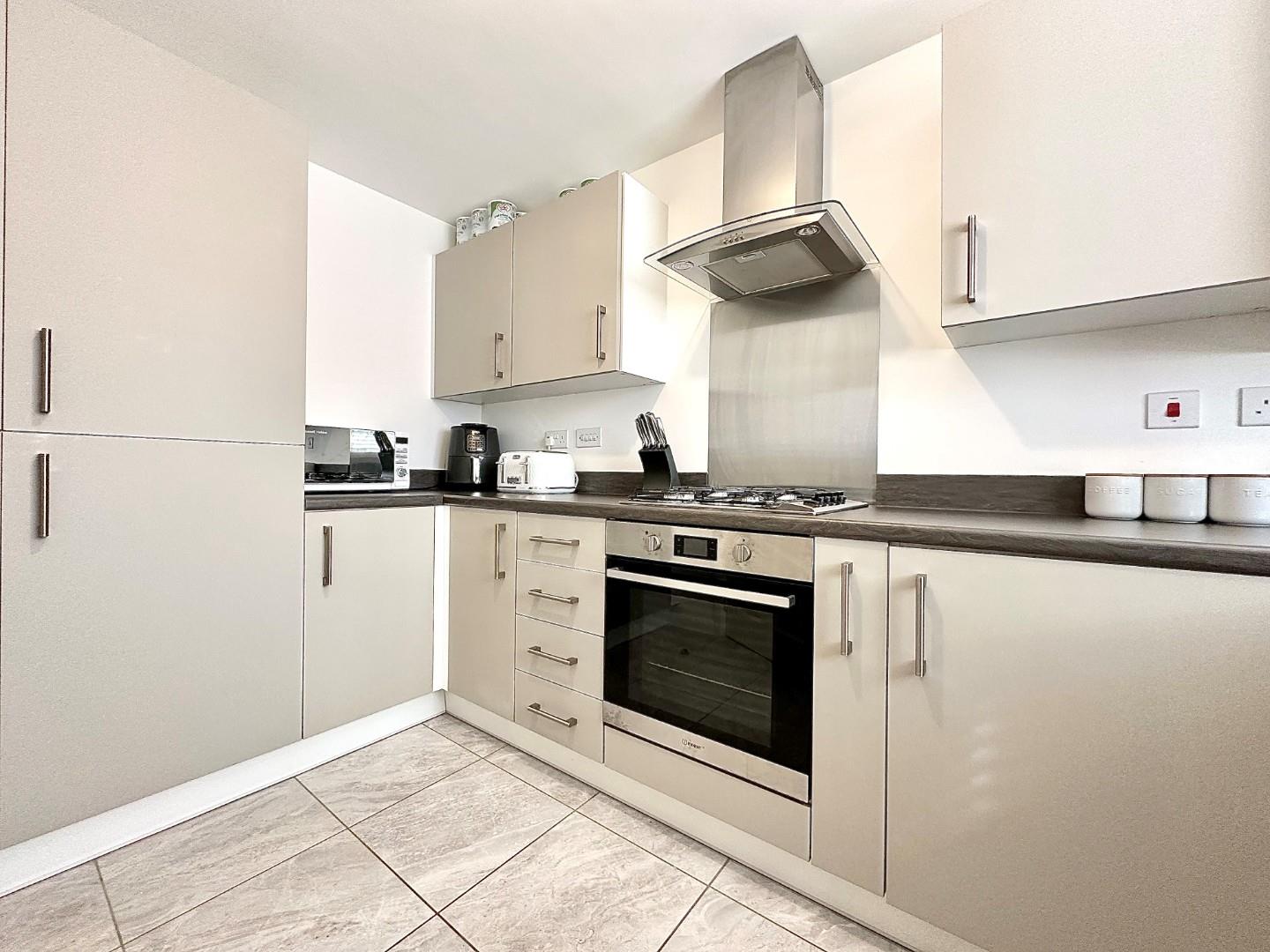 Pitbank Drive, Collingtree Park