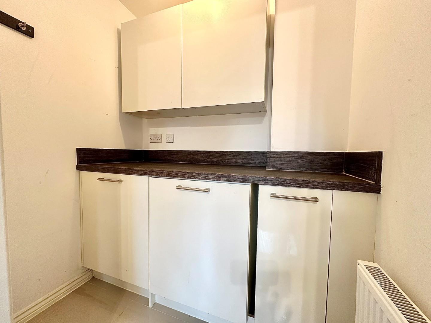 Hawker Way, Pineham Village