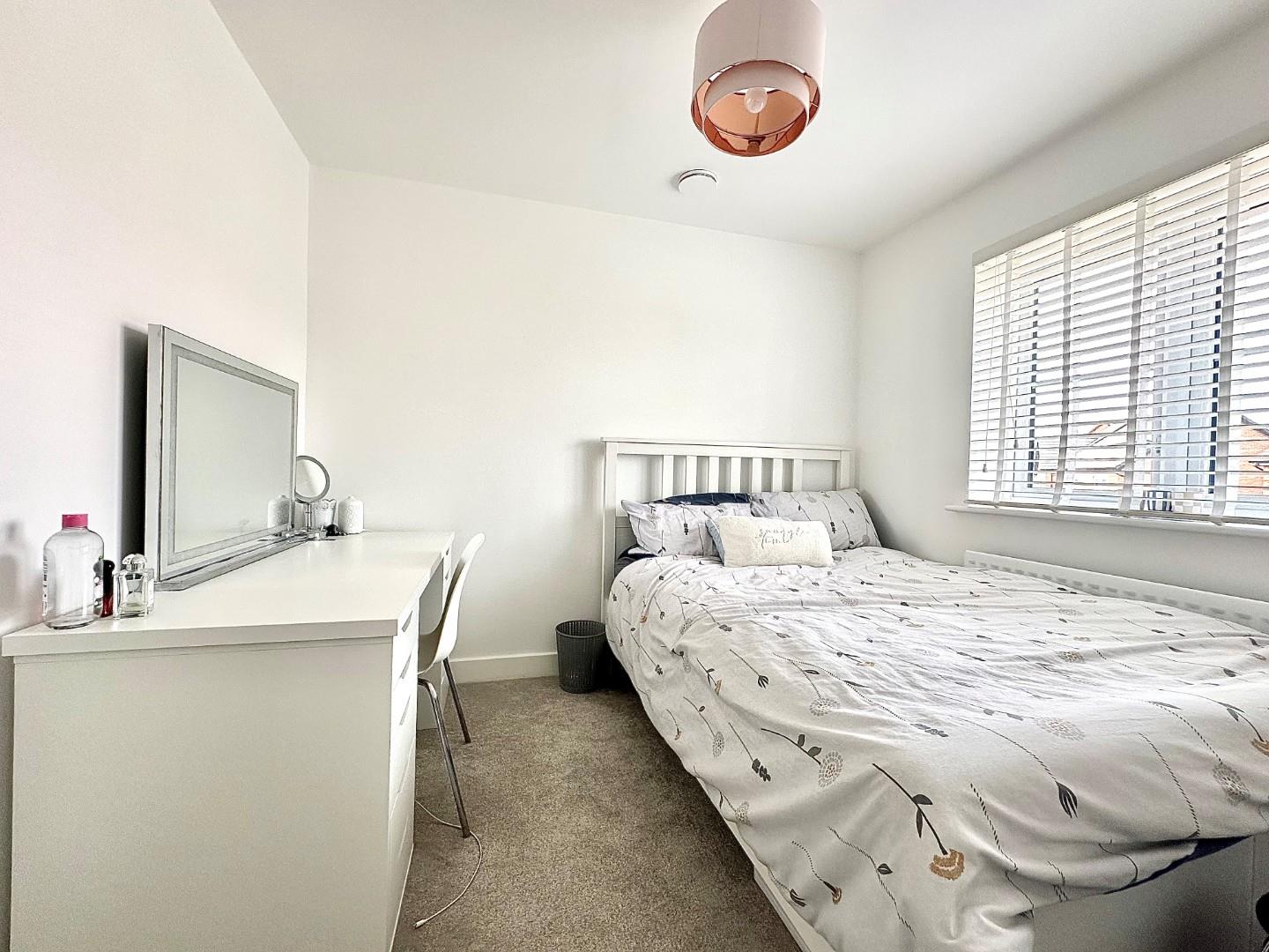 Copperfield Crescent, Collingtree Park