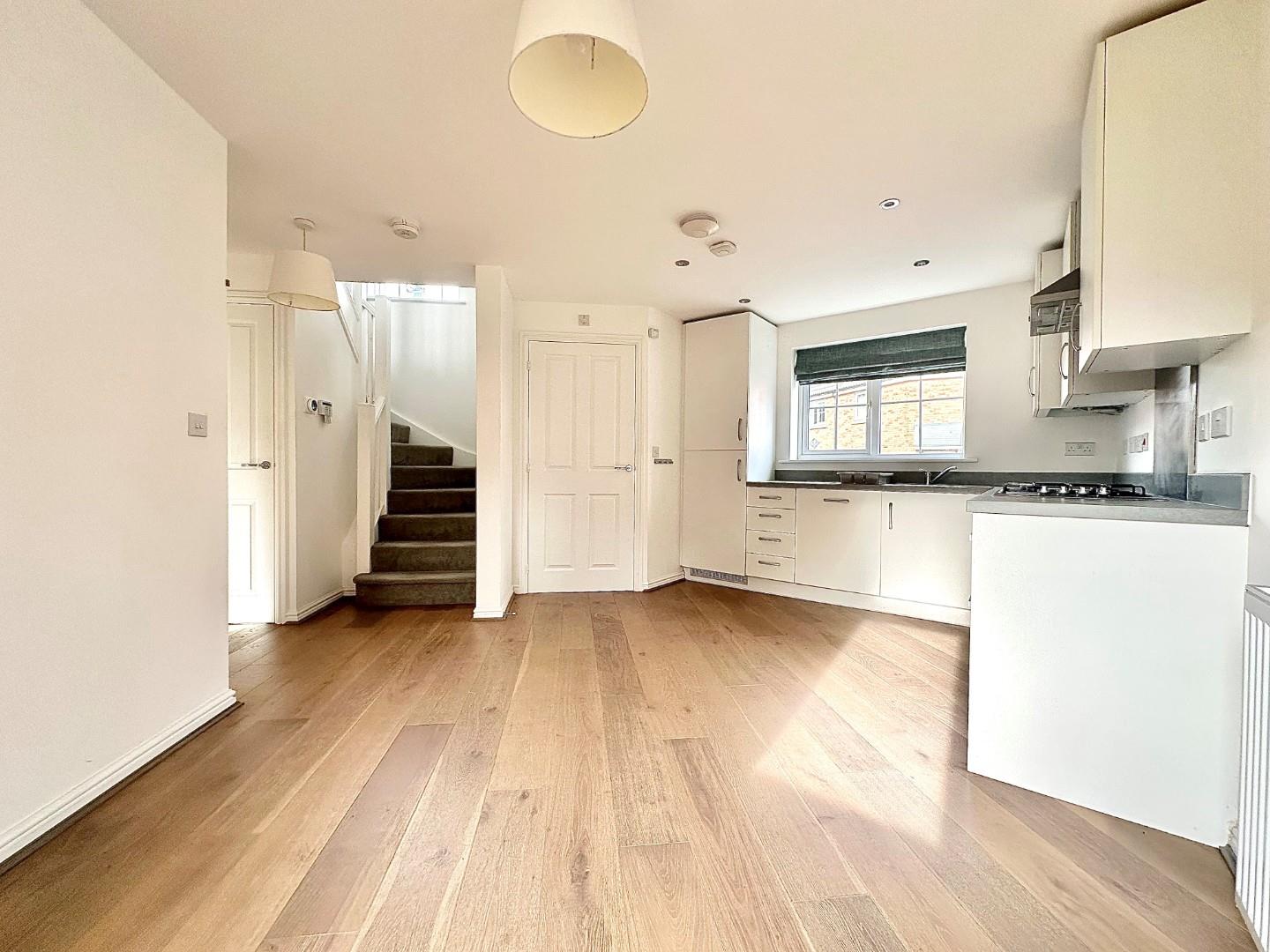 Emperor Crescent, Pineham Village