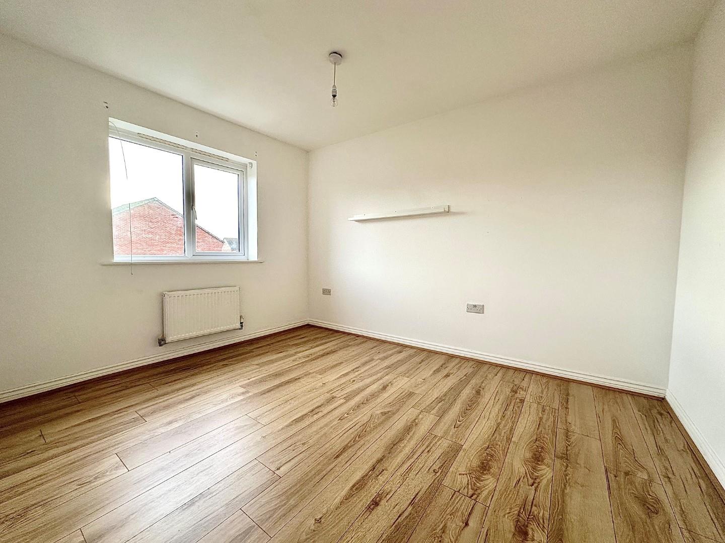 Hawker Way, Pineham Village