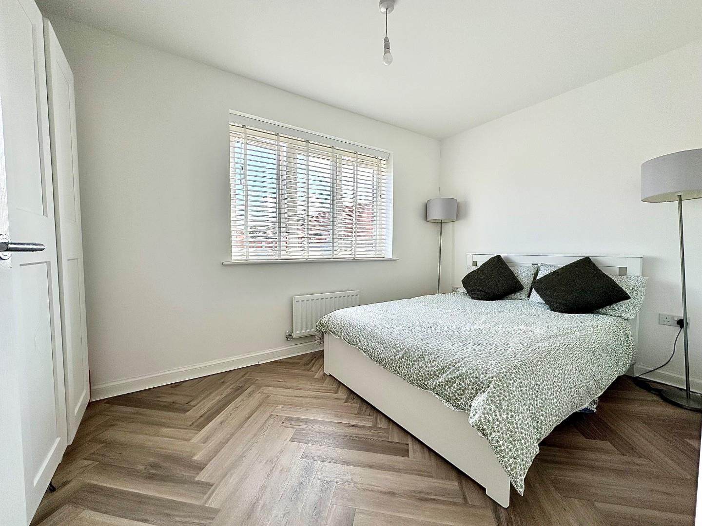 Pitbank Drive, Collingtree Park