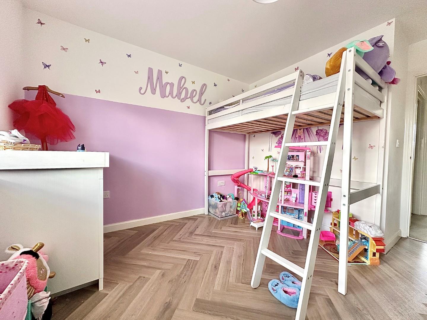 Pitbank Drive, Collingtree Park