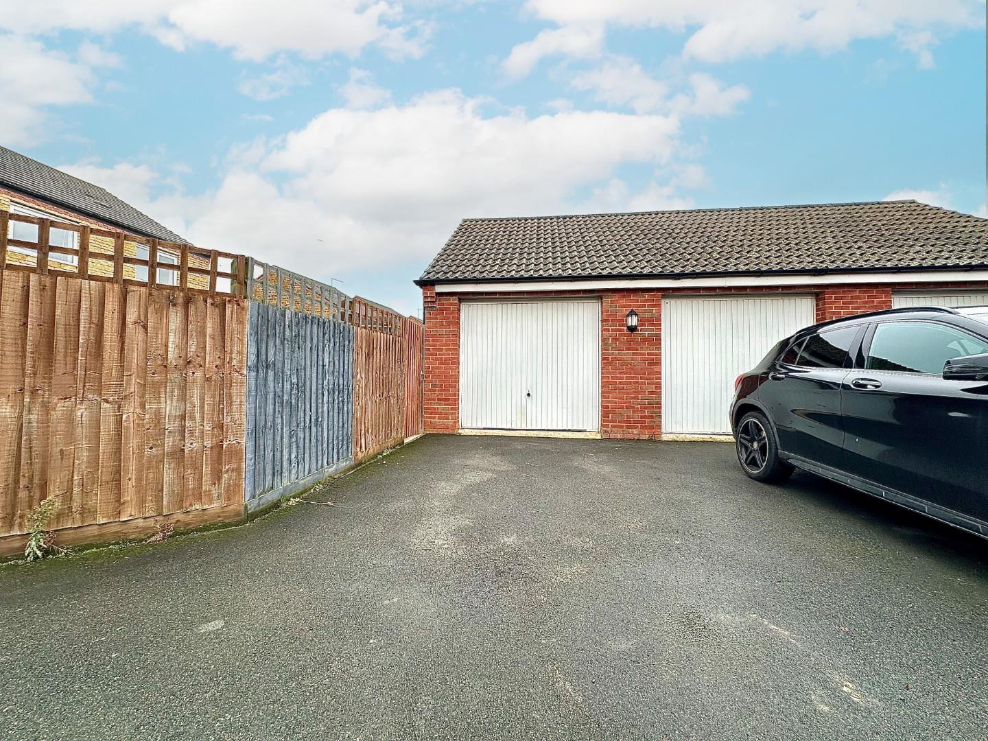 Hawker Way, Pineham Village