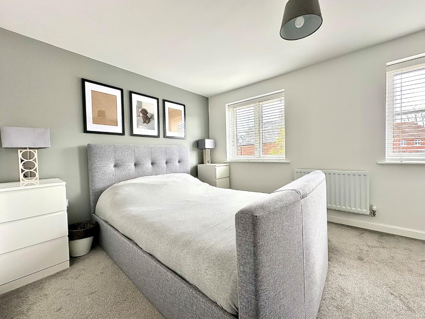 Pitbank Drive, Collingtree Park