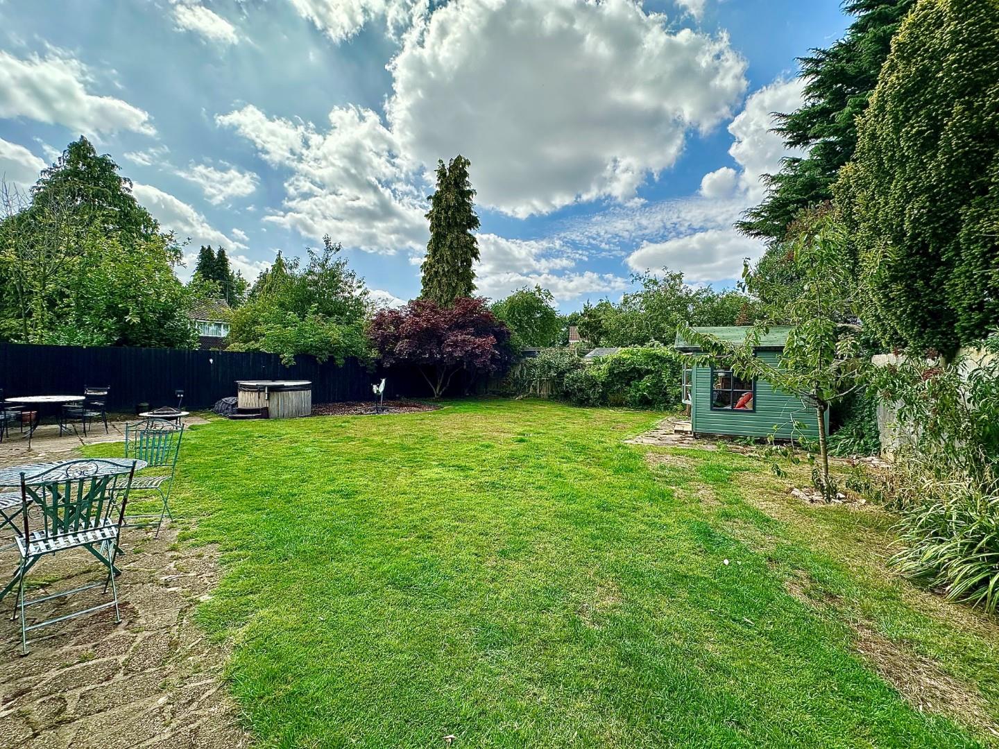 Lodge Avenue, Collingtree