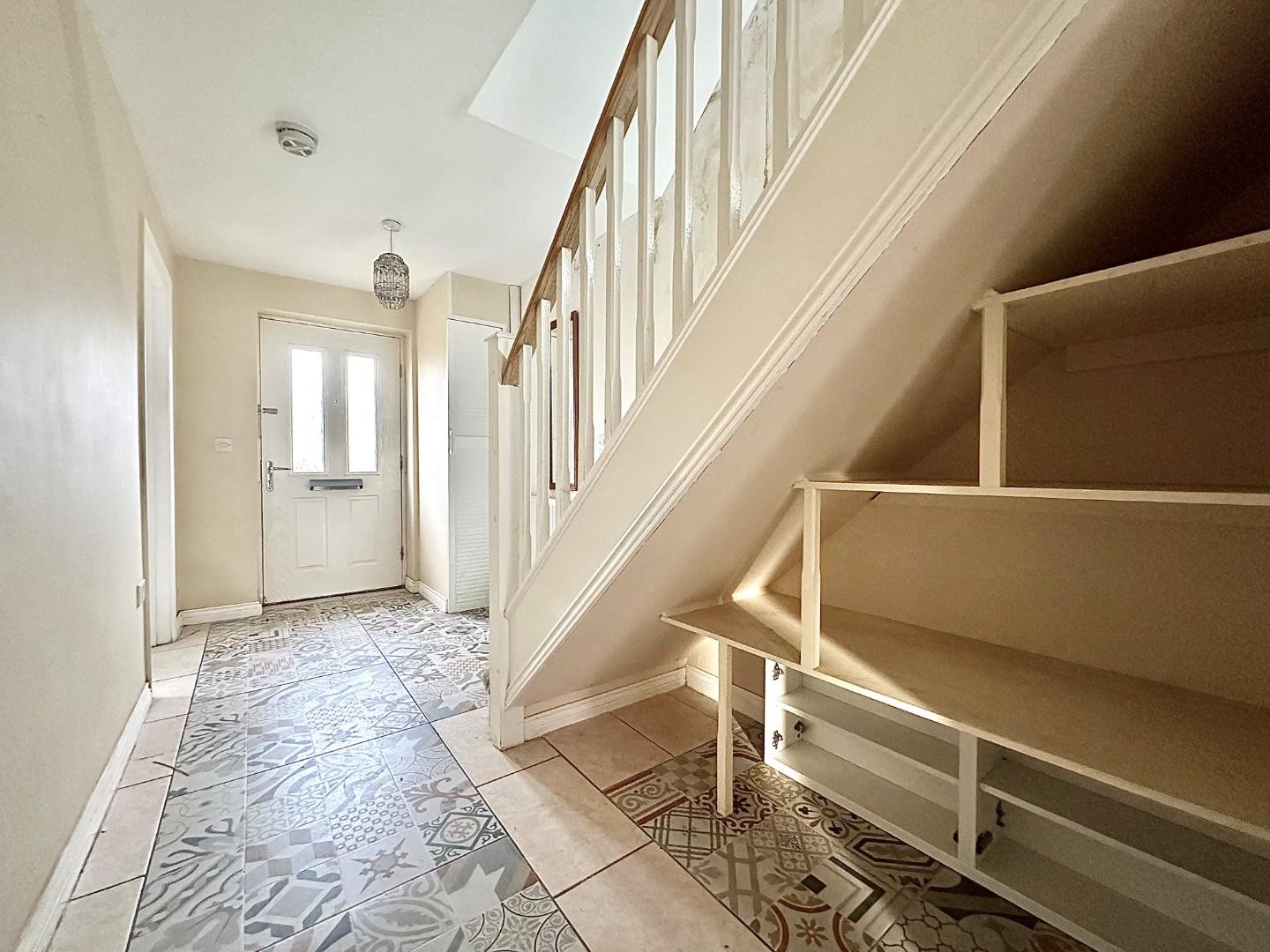 Hawker Way, Pineham Village