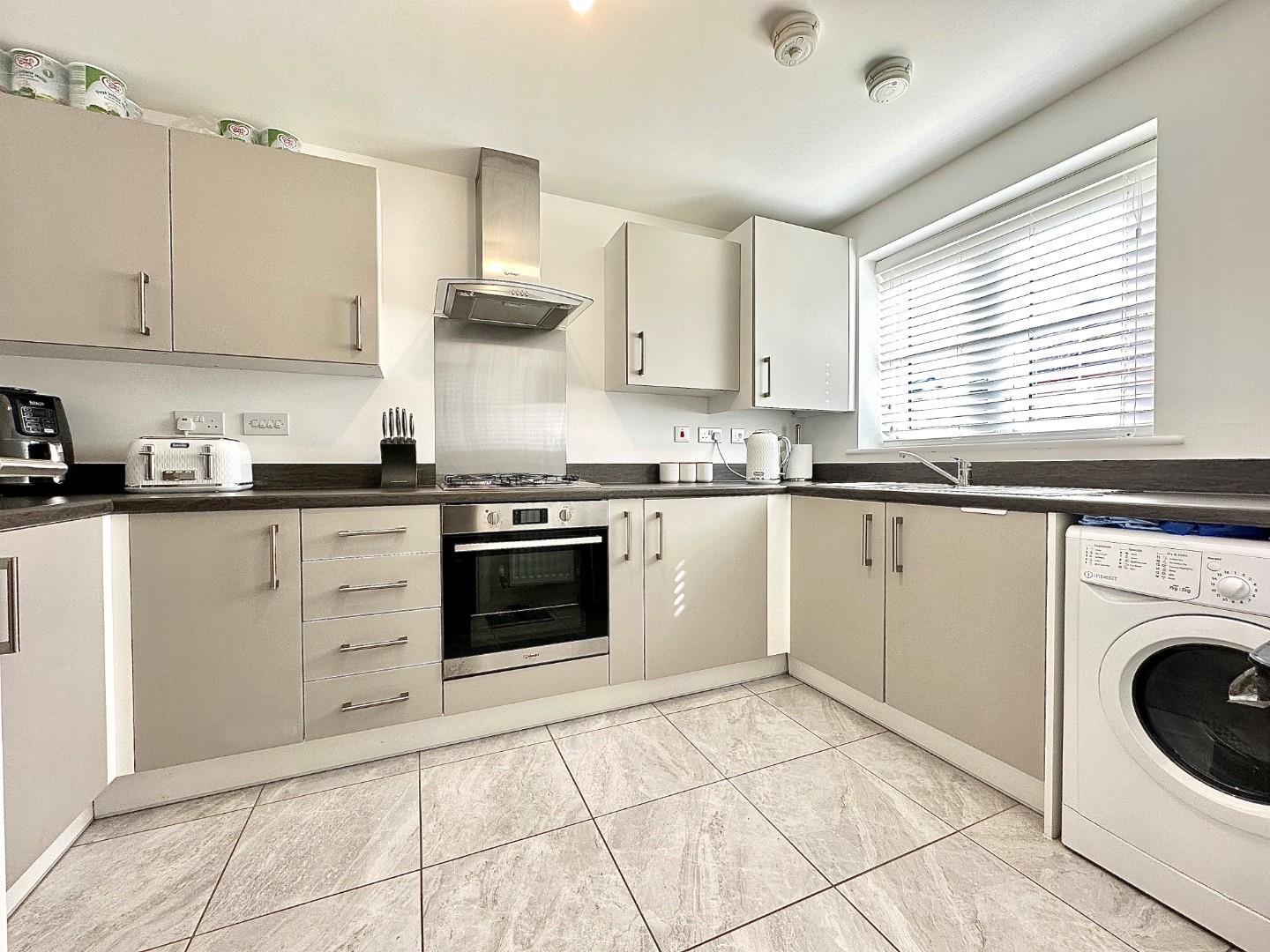 Pitbank Drive, Collingtree Park