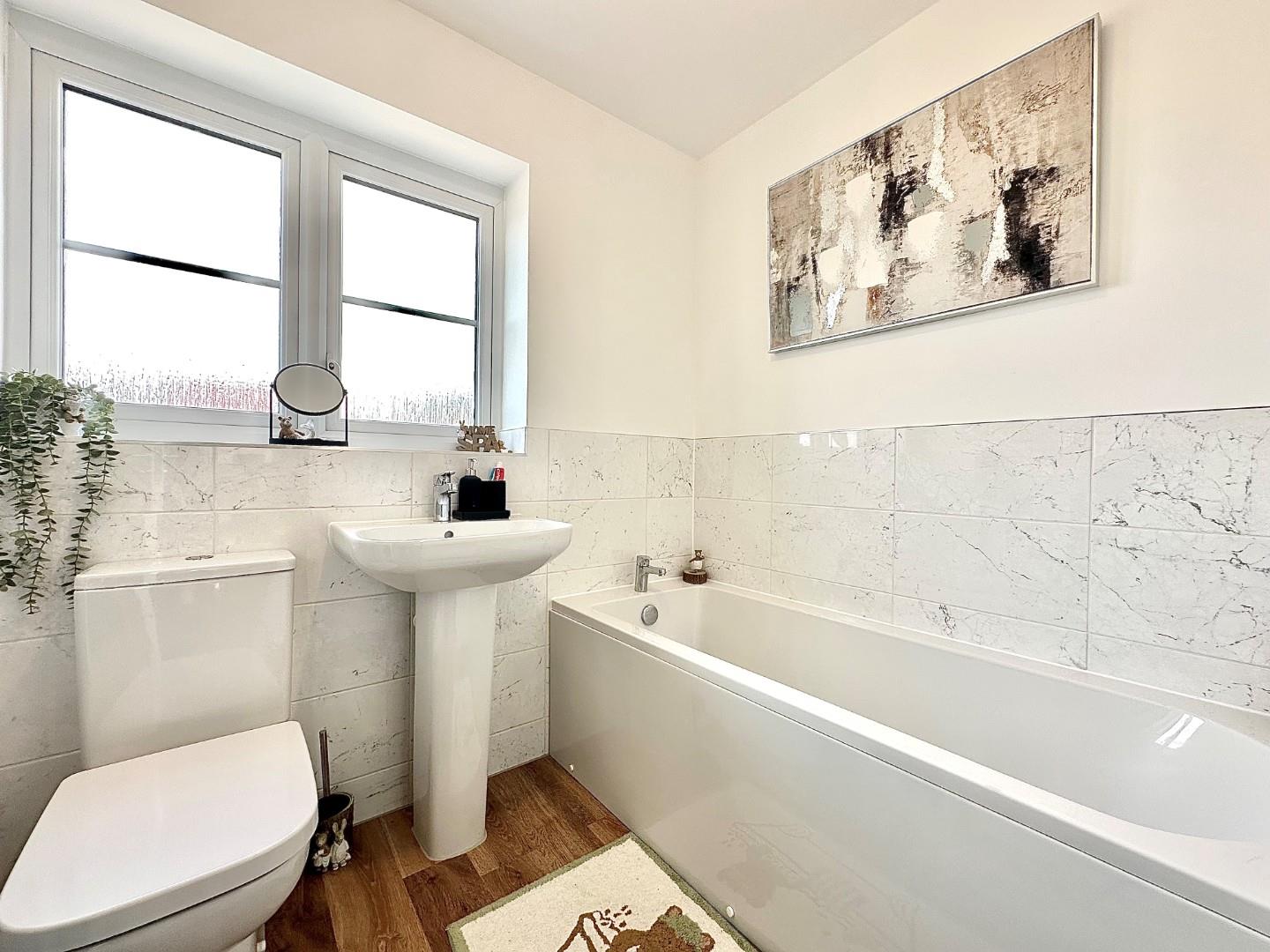 Copperfield Crescent, Collingtree Park