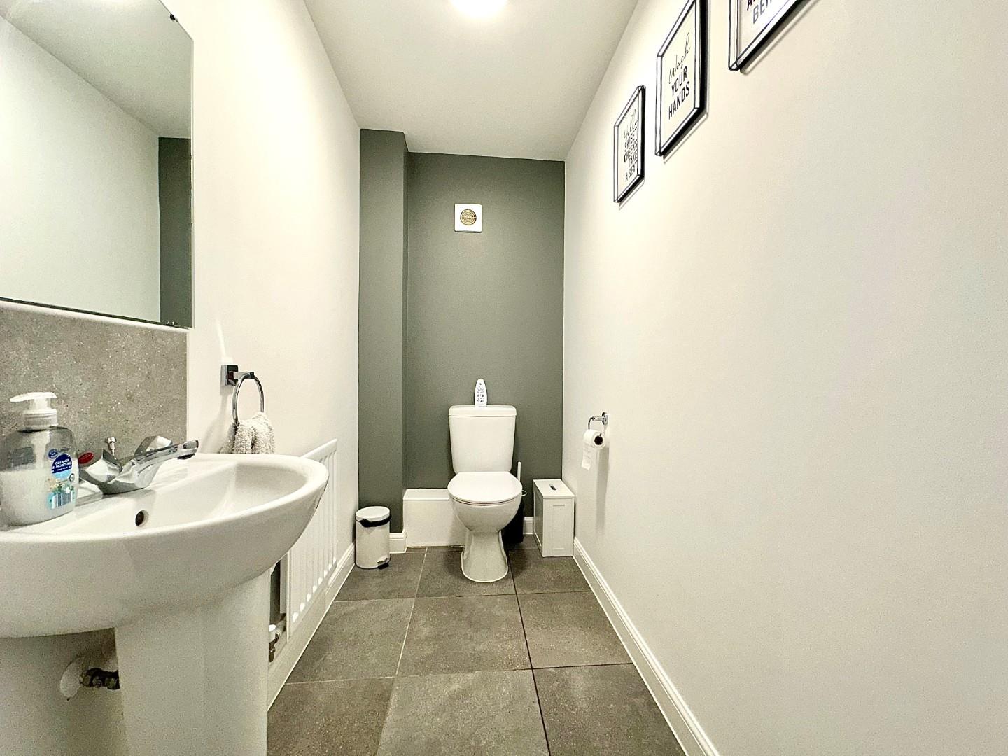 Pitbank Drive, Collingtree Park