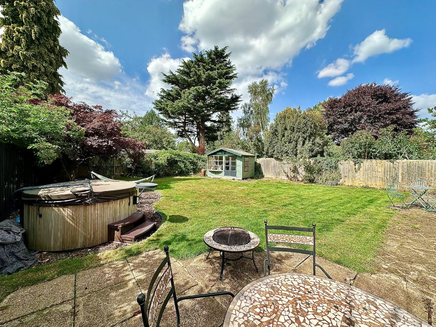 Lodge Avenue, Collingtree