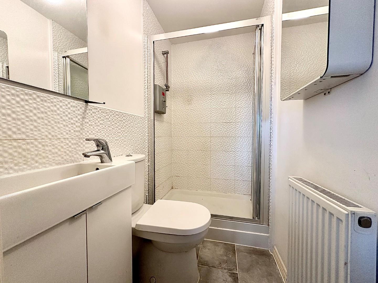 Hawker Way, Pineham Village