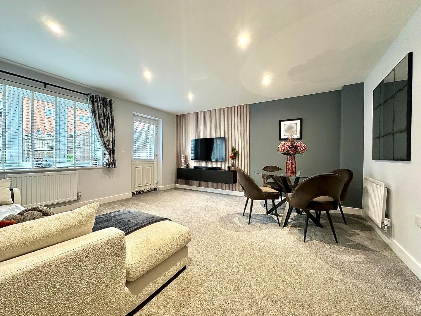 Watermill Way, Collingtree Park