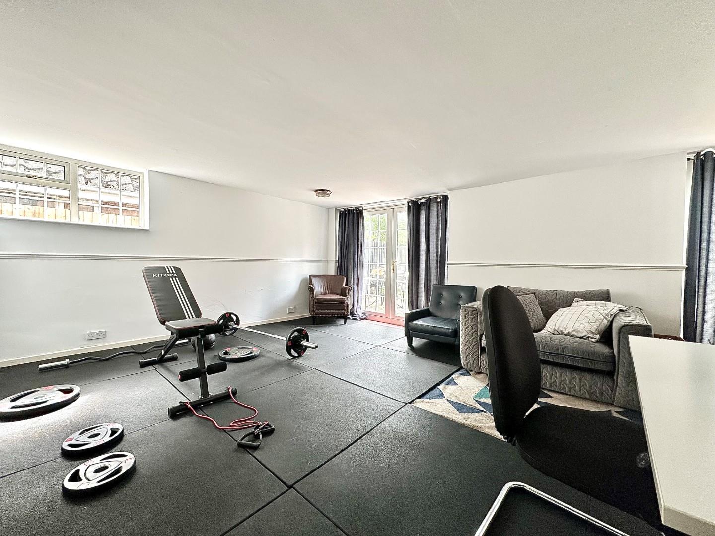 Lodge Avenue, Collingtree