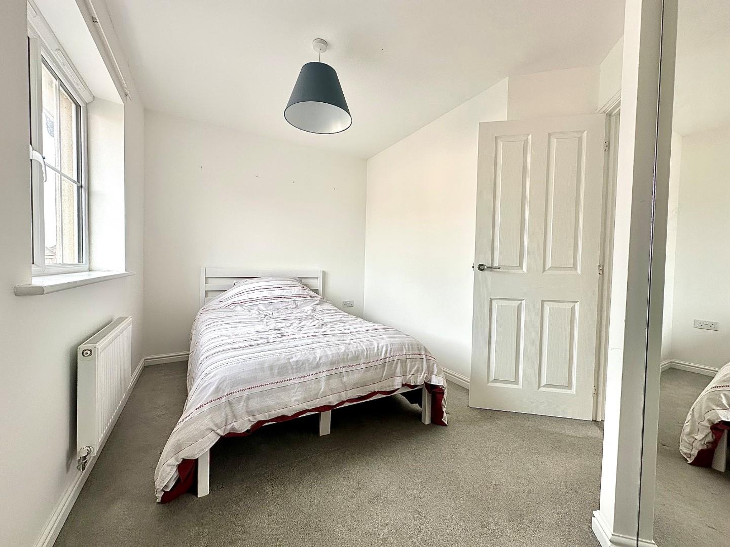 Emperor Crescent, Pineham Village