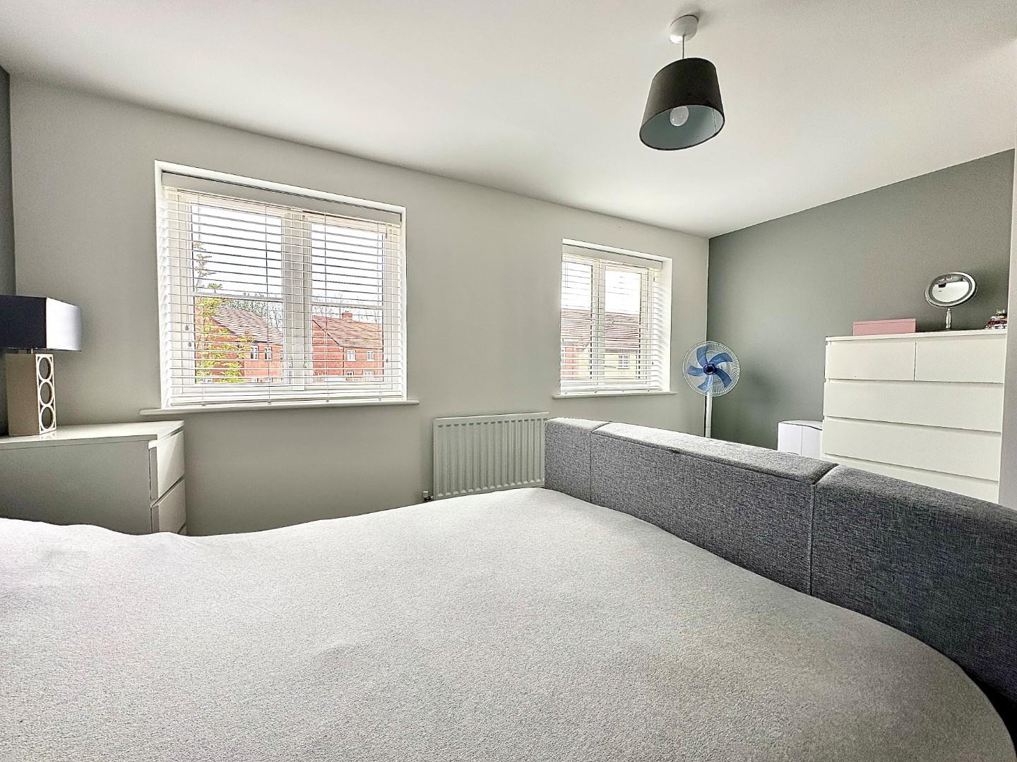 Pitbank Drive, Collingtree Park