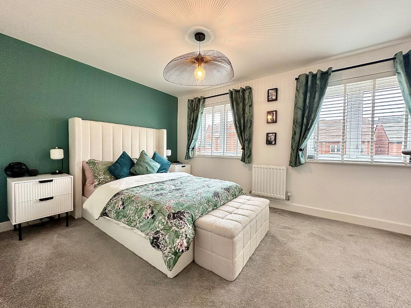 Watermill Way, Collingtree Park