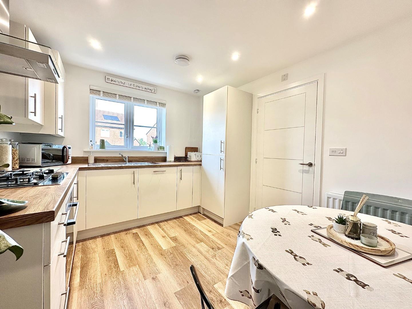 Copperfield Crescent, Collingtree Park