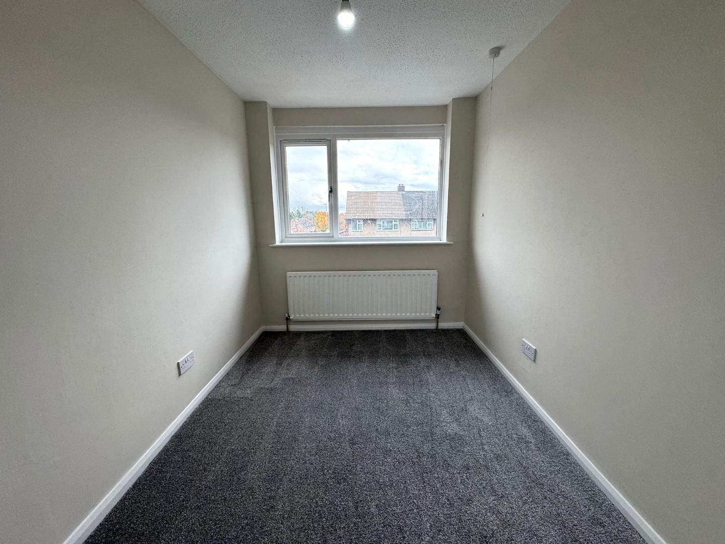 Cotswold Avenue, Duston