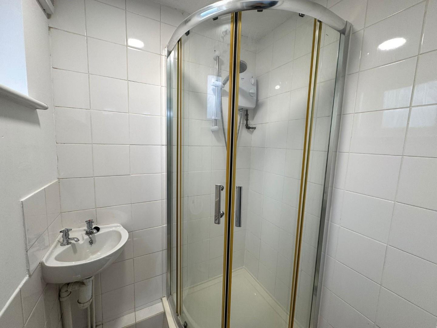 Cotswold Avenue, Duston