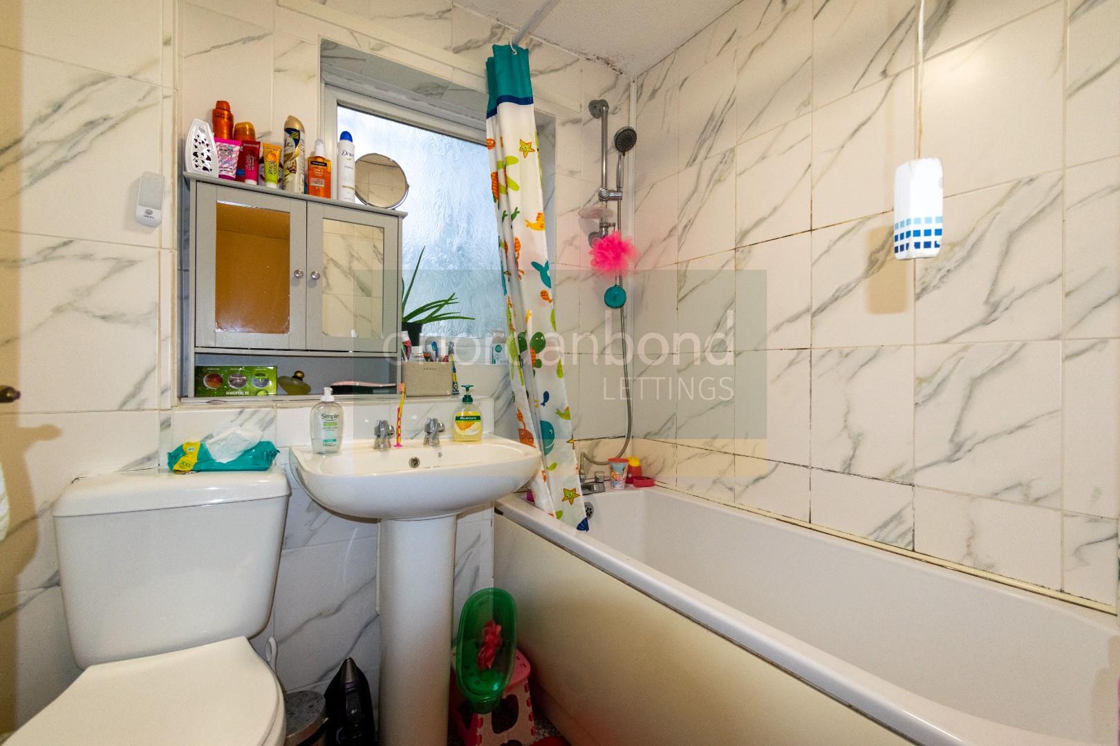 Donellan Green, Southfields