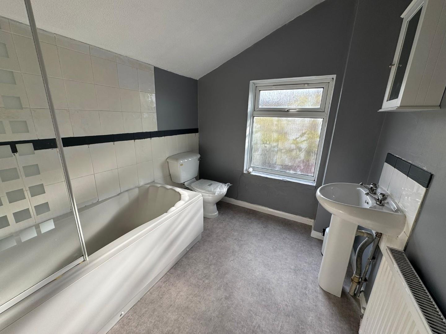 Hampton Street, Semilong