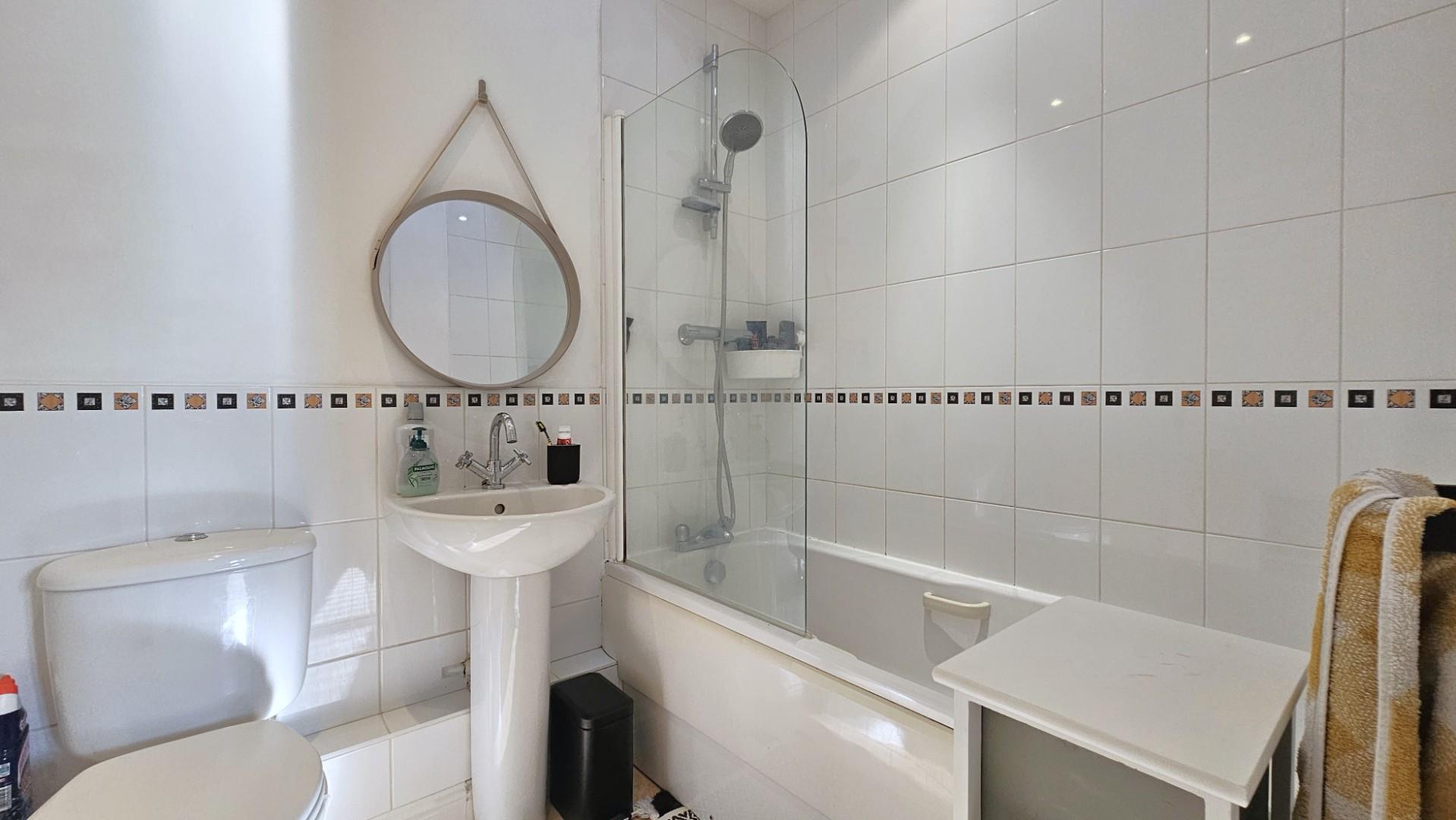 St Crispin Crescent, St Crispin