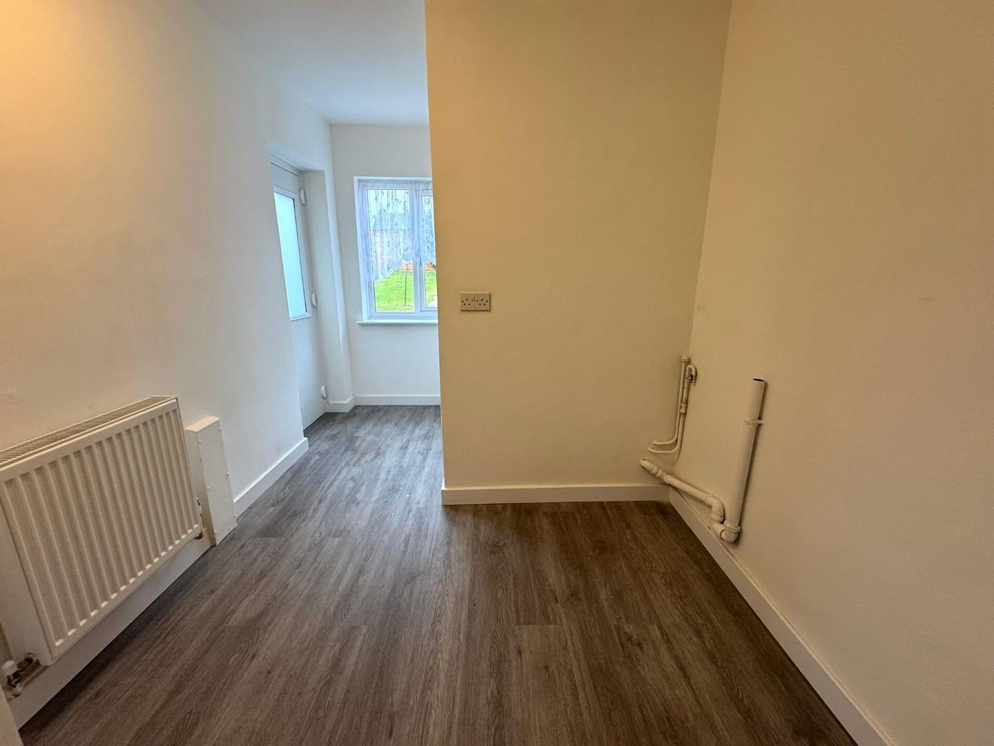 Cotswold Avenue, Duston