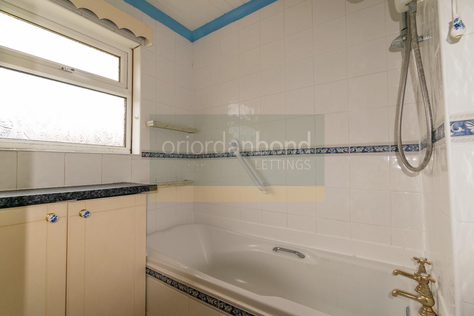 Poppyfield Court, Lings